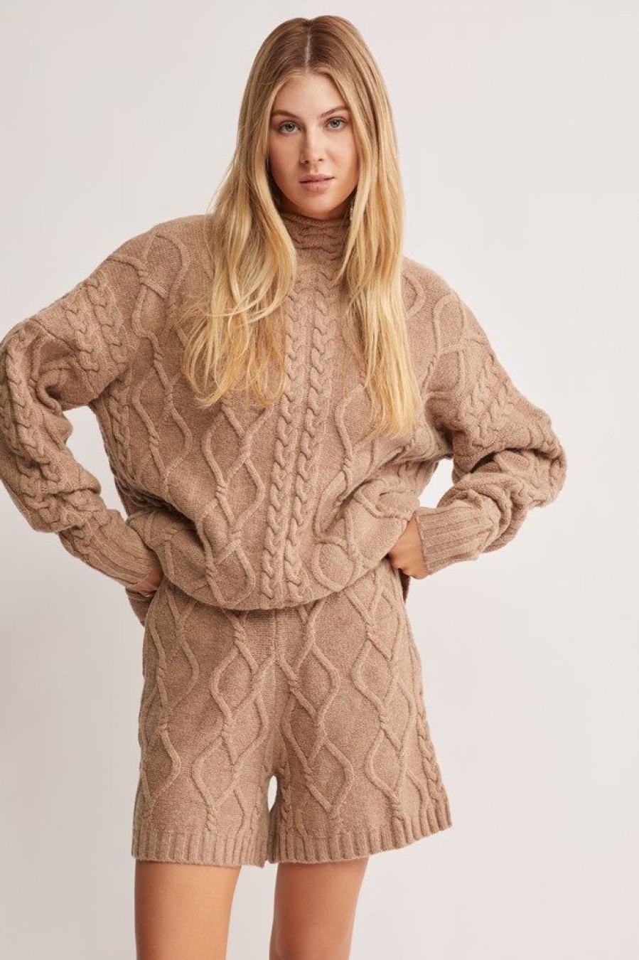 Outerwear MOS The Label | Inflorescence Knit Sweater Mocha